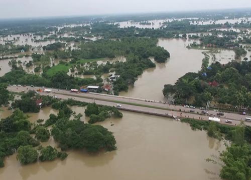 น้ำท่วมนครพนม วิกฤต ! น้ำเซาะแรงคอสะพานขาด-เสลภูมิ จ.ร้อยเอ็ด อ่วม